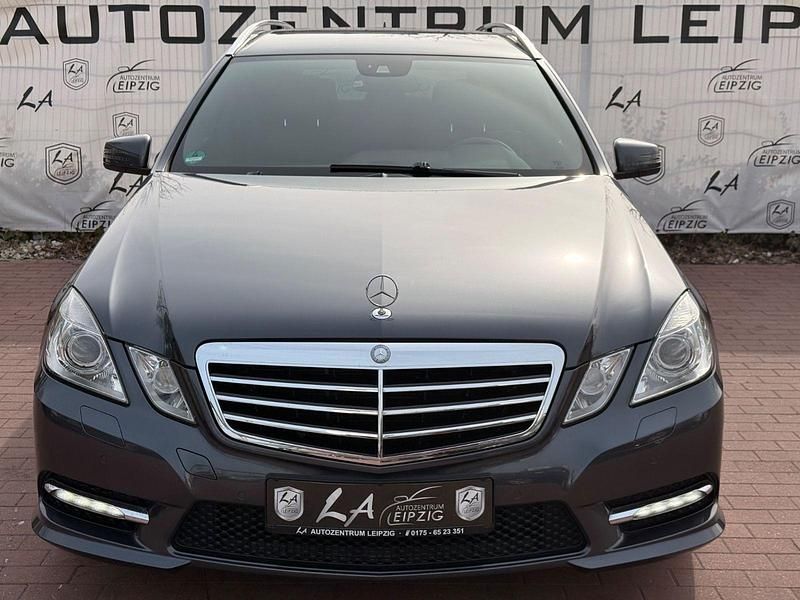 Gebraucht Mercedes E200 AMG 136 PS (100 kW) 2012 Grau Kombi