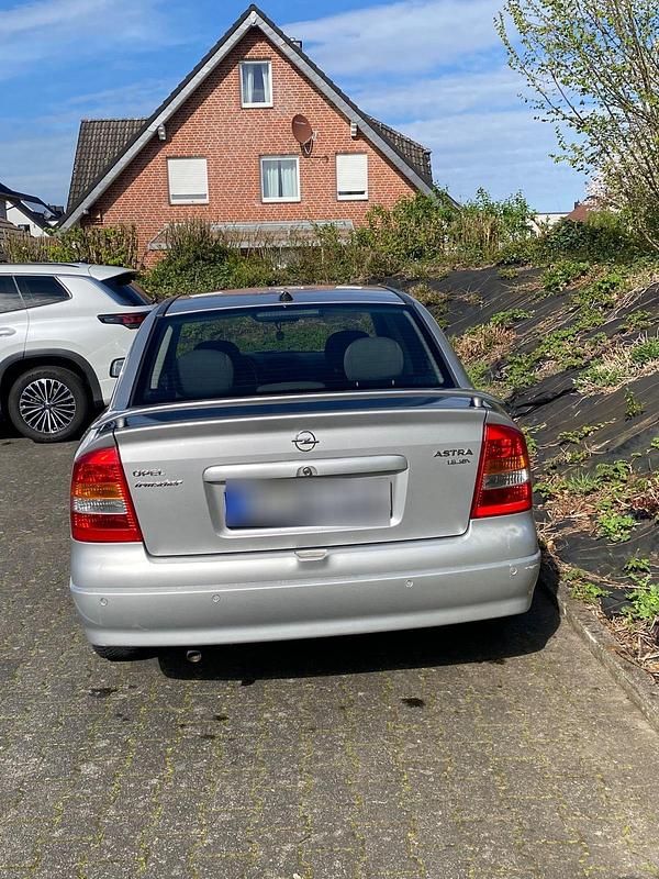 Second-hand Opel Astra 125 CP (91 kW) 2001 Argintiu Berlinǎ