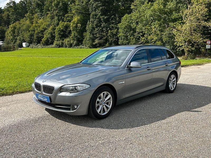 Grau Gebraucht 2011 BMW 530 Kombi | 13.750 € (Fairer Preis) - Bild 1/4