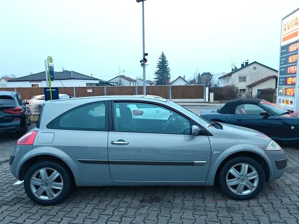 Gebraucht Renault Mégane II Authentique 98 PS (72 kW) 2003 Silber Limousine