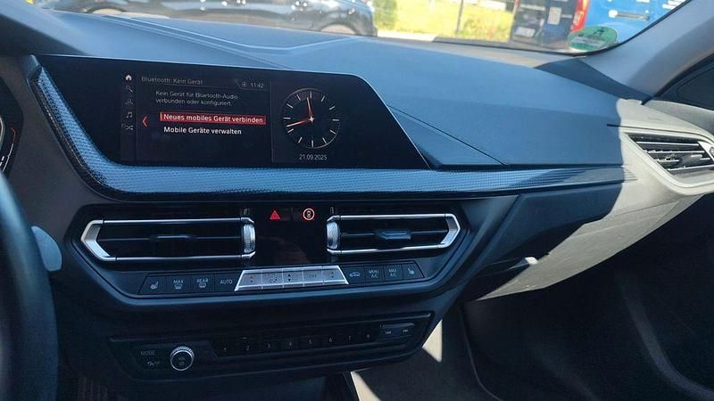 Gebraucht BMW 118 Sport Line 140 PS (102 kW) 2020 Schwarz Kleinwagen