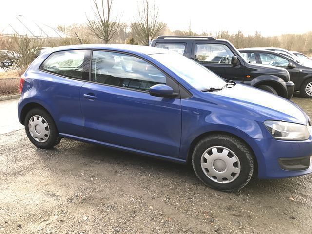 Gebraucht VW Polo Comfortline 90 PS (66 kW) 2010 Blau Limousine