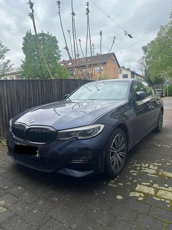 Gebraucht BMW 330e M Sport 184 PS (135 kW) 2019 Blau Limousine