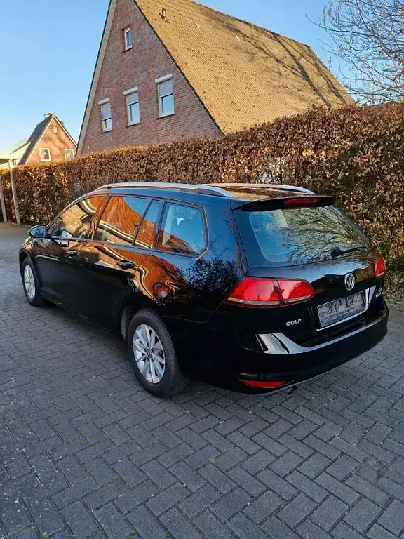 Gebraucht VW Golf VII Comfortline 110 PS (80 kW) 2015 Schwarz Kombi