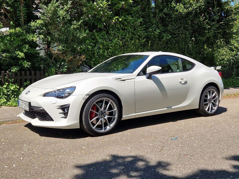Weiß Gebraucht 2019 Toyota GT86 GT Coupé | 28.500 € (Guter Preis) - Bild 1/4