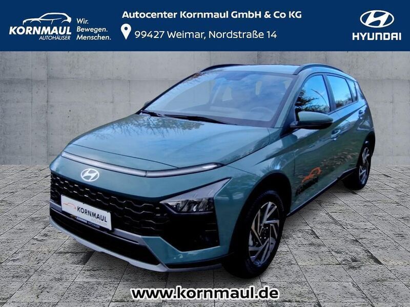Mangrove green Gebraucht 2024 Hyundai Bayon Trend SUV | 18.608 € (Superpreis) - Bild 1/4