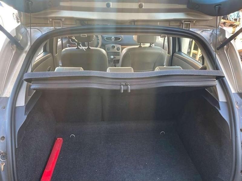 Gebraucht Renault Clio II Initiale 111 PS (81 kW) 2006 Braun Limousine