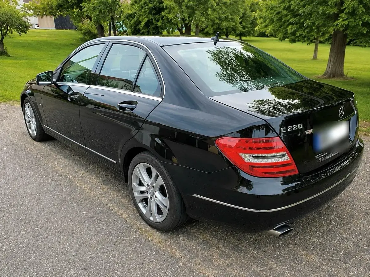 Gebraucht Mercedes C220 170 PS (125 kW) 2011 Schwarz Limousine