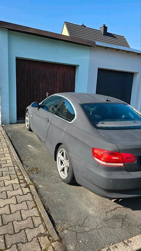 Second-hand BMW 325 218 CP (160 kW) 2006 Negru Coupe