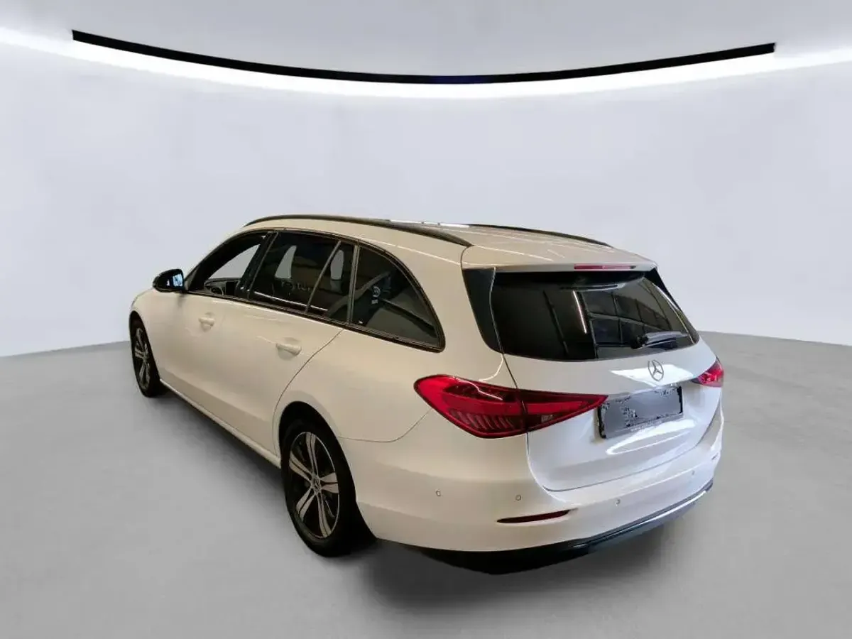 Gebraucht Mercedes C220 Night 200 PS (147 kW) 2021 Polarweiss  unilack Kombi