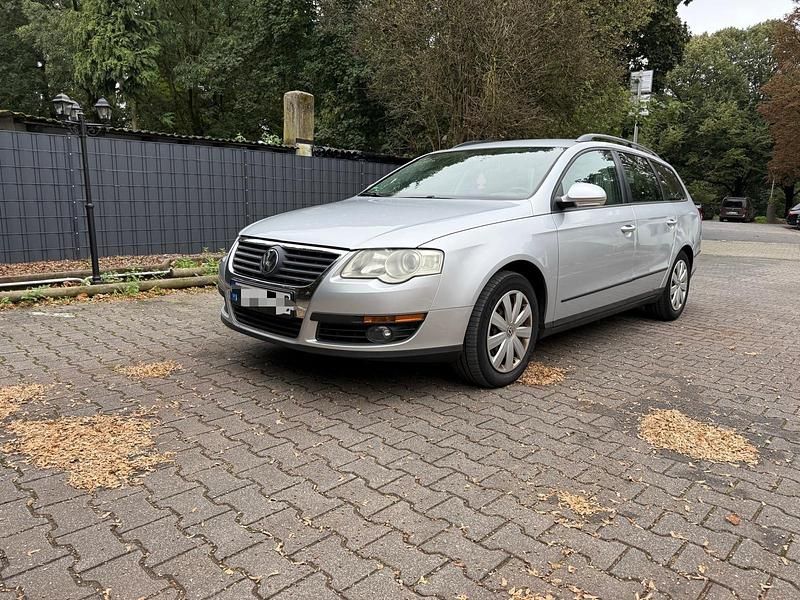 Silber Gebraucht 2006 VW Passat Kombi | 3.399 € (Fairer Preis) - Bild 1/4