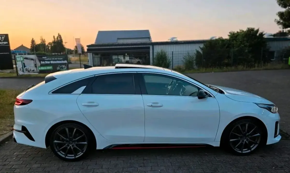 Gebraucht Kia ProCeed GT GT 204 PS (150 kW) 2021 Weiß Kleinwagen
