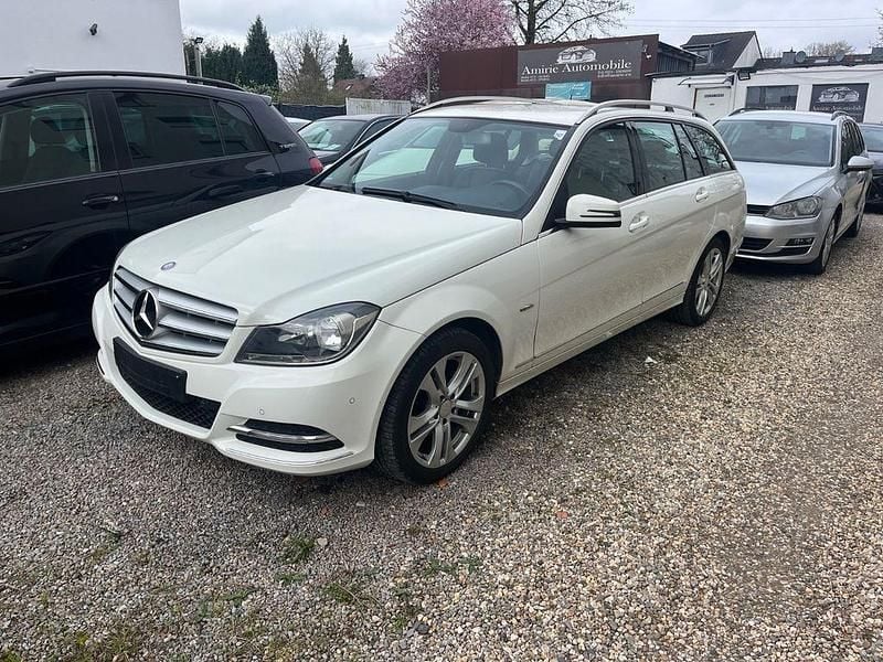 Gebraucht Mercedes C180 156 PS (114 kW) 2011 Weiß Kombi
