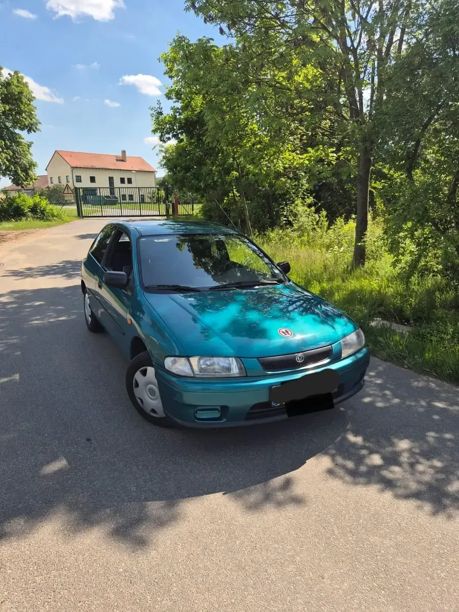 Gebraucht Mazda 323F 88 PS (64 kW) 1997 Grün Kleinwagen