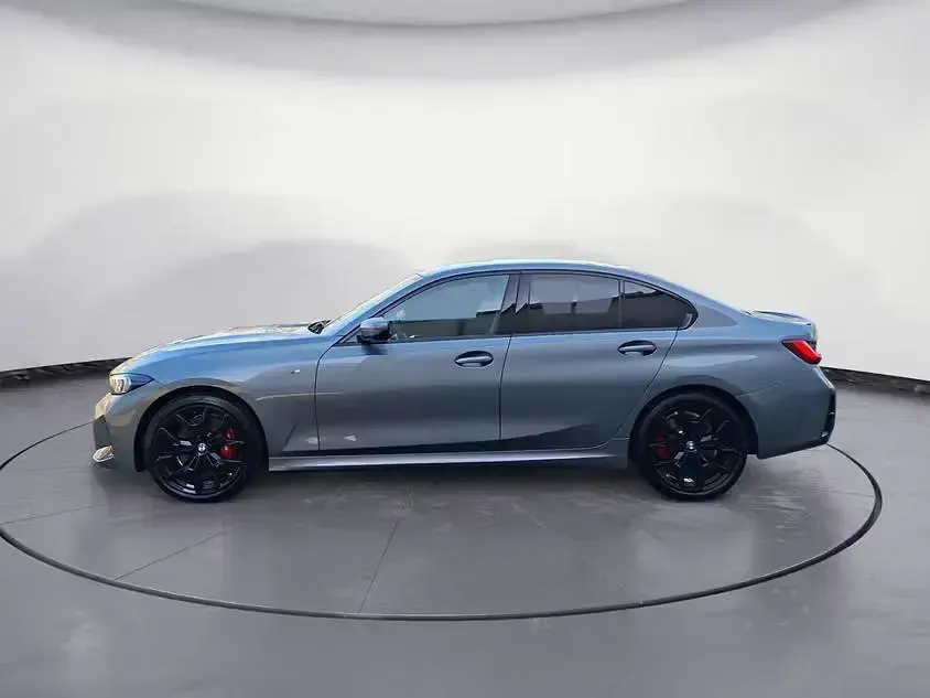 Używany BMW 330 Performance 245 KM (180 kW) 2025 Szary Sedan/Limuzyna