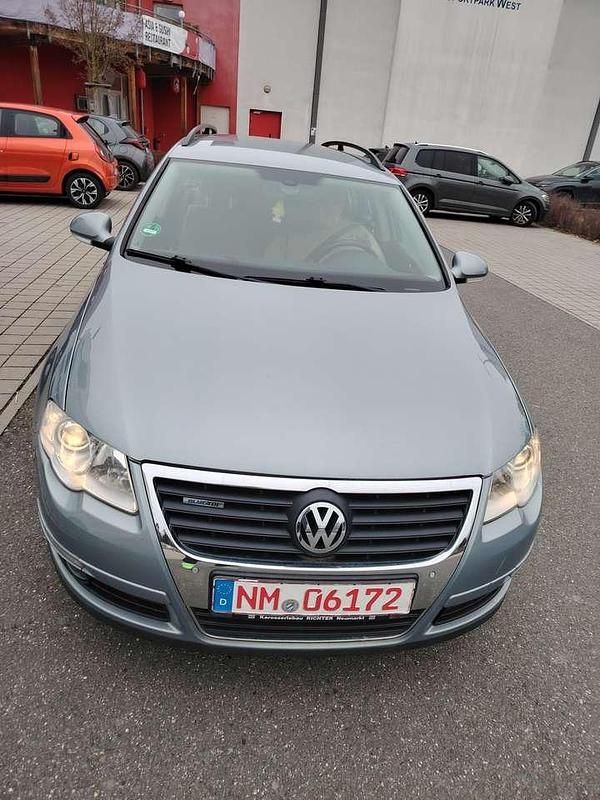 Grau Gebraucht 2010 VW Passat Kombi | 2.250 € (Superpreis) - Bild 1/4