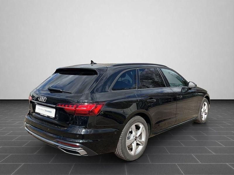 Gebraucht Audi A4 Advanced 163 PS (119 kW) 2023 Brillantschwarz Kombi