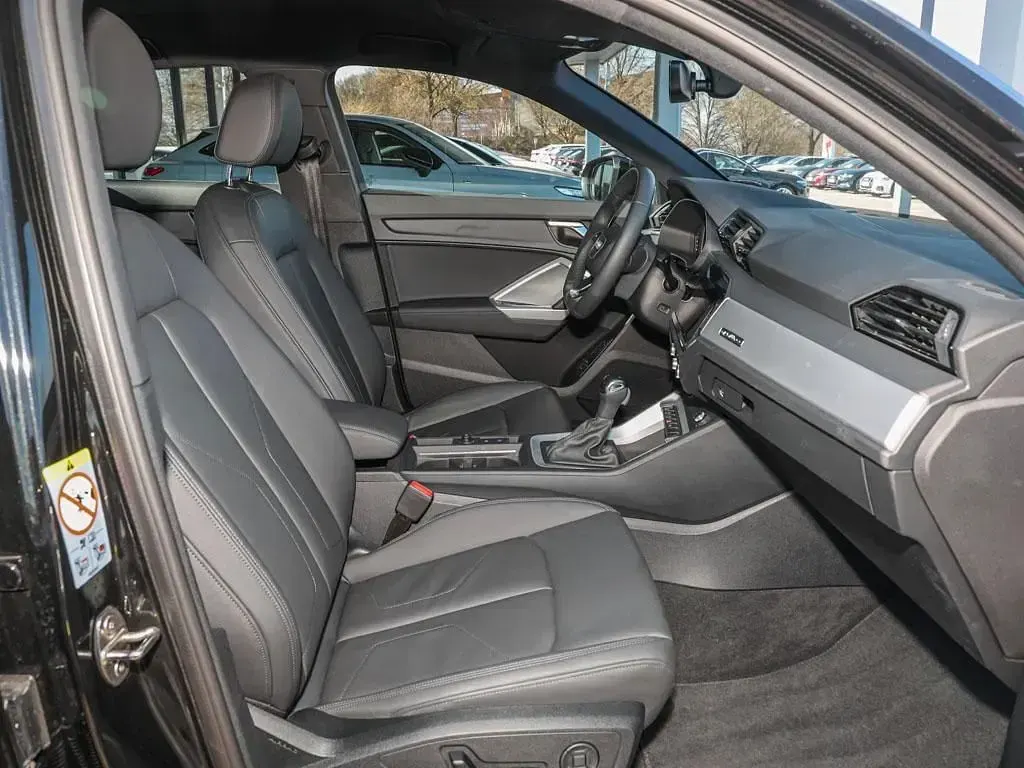 Gebraucht Audi Q3 Sportback Ambiente 190 PS (139 kW) 2025 Mythosschwarz metallic SUV