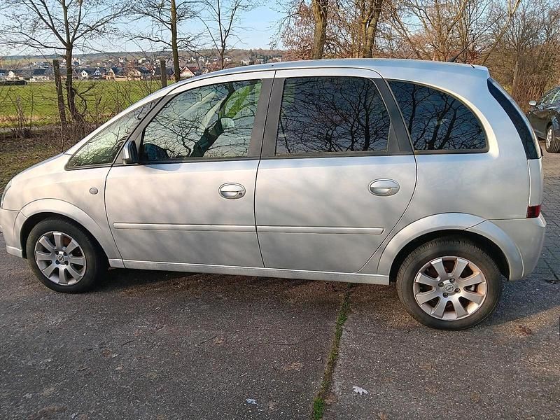 Gebraucht Opel Meriva 105 PS (77 kW) 2007 Silber Van / Kleinbus