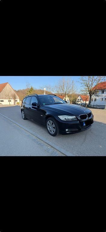 Gebraucht BMW 318 143 PS (105 kW) 2009 Schwarz Kombi