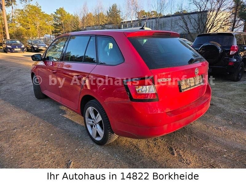 Gebraucht Skoda Fabia Ambition 90 PS (66 kW) 2015 Rot Kombi