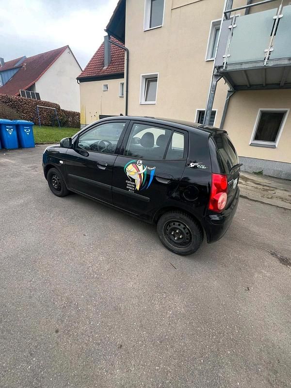 Gebraucht Kia Picanto 65 PS (47 kW) 2010 Schwarz Kleinwagen