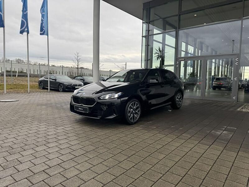 Neu BMW 116 122 PS (89 kW) 2026 Schwarz uni Kleinwagen