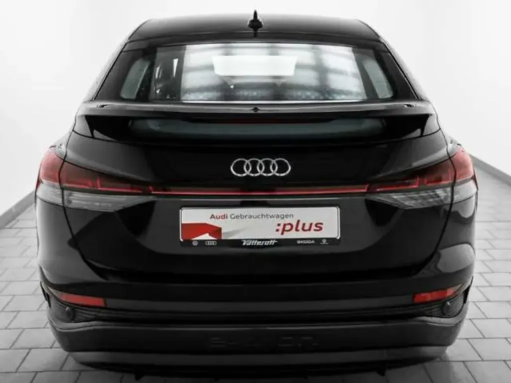 Gebraucht Audi e-tron Sportback S-Line 150 kW (204 PS) 2023 Mythosschwarz (metallic) SUV