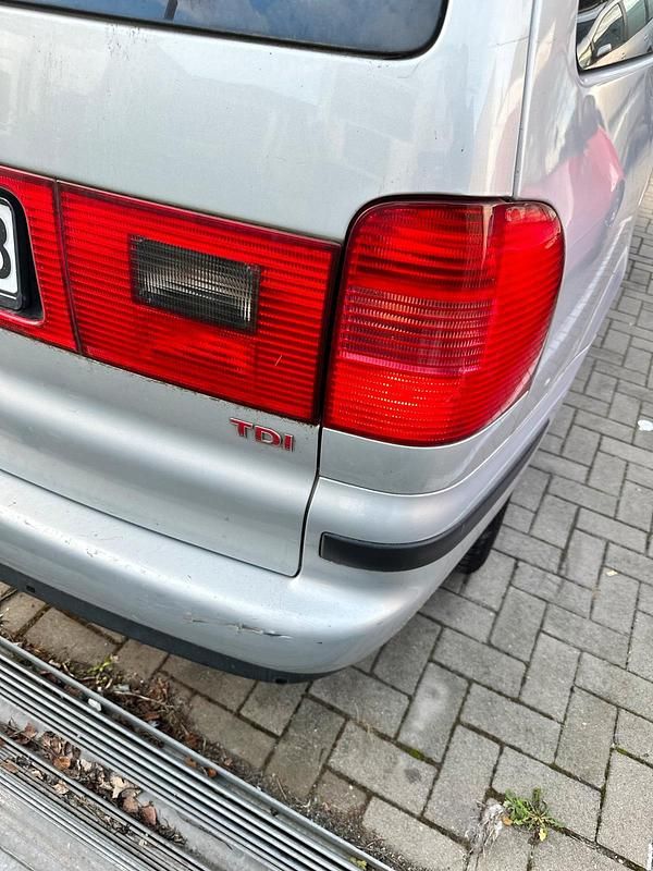 Gebraucht VW Sharan 131 PS (96 kW) 2003 Silber Van / Kleinbus