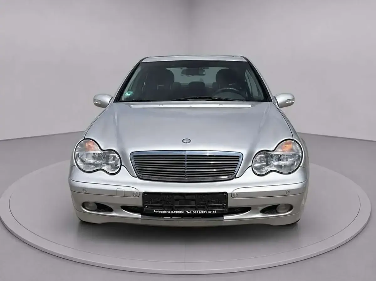 Gebraucht Mercedes C180 Classic 143 PS (105 kW) 2002 Silber Limousine