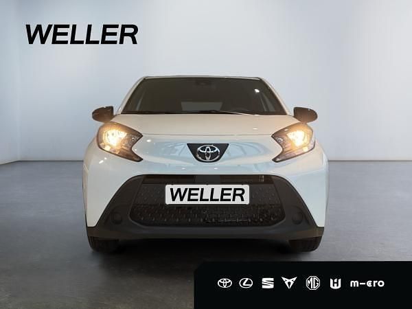 Weiß (schneeweiß) Neu 2025 Toyota Aygo X Play SUV | 14.074 € (Superpreis) - Bild 1/1