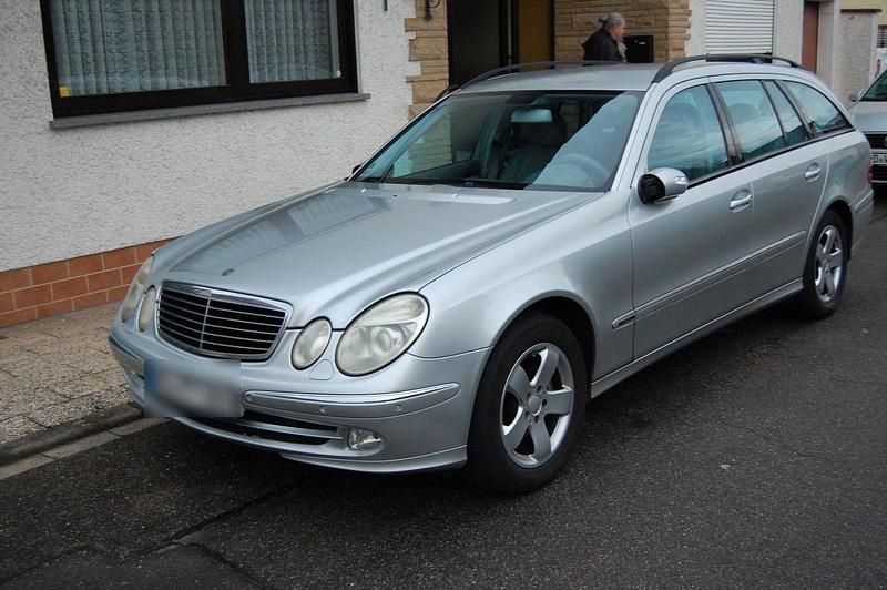 Gebraucht Mercedes E320 Avantgarde 224 PS (164 kW) 2003 Silber Kombi