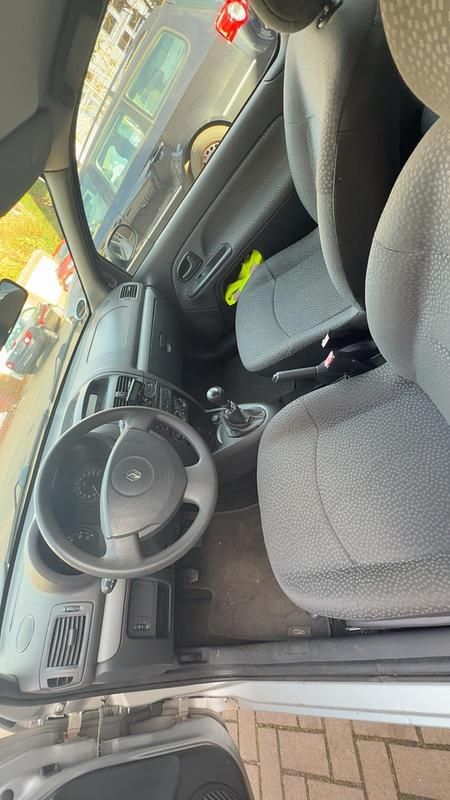 Gebraucht Renault Clio II 60 PS (44 kW) 2008 Silber Kleinwagen