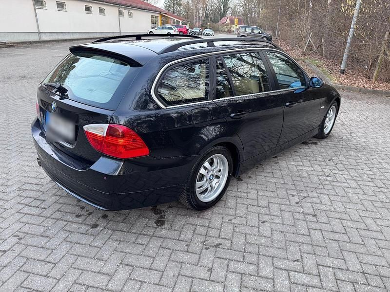 Gebraucht BMW 325 218 PS (160 kW) 2007 Schwarz Kombi