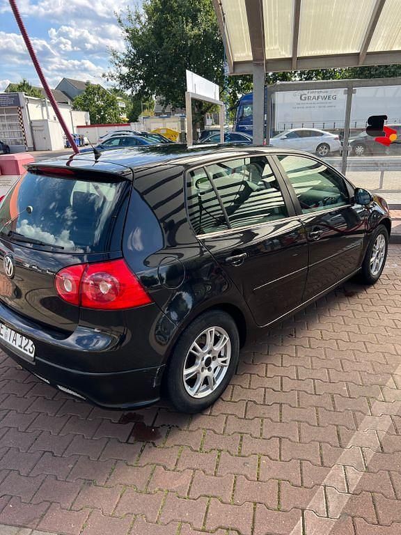 Schwarz Gebraucht 2006 VW Golf V Basis Kombi | 1.990 € (Etwas zu teuer) - Bild 1/4