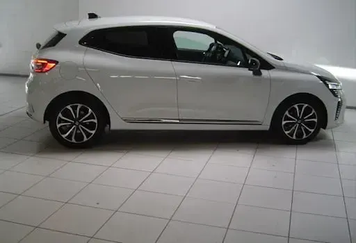 Gebraucht Renault Clio V Techno 91 PS (66 kW) 2024 Gletscherweiss (weiss) Limousine