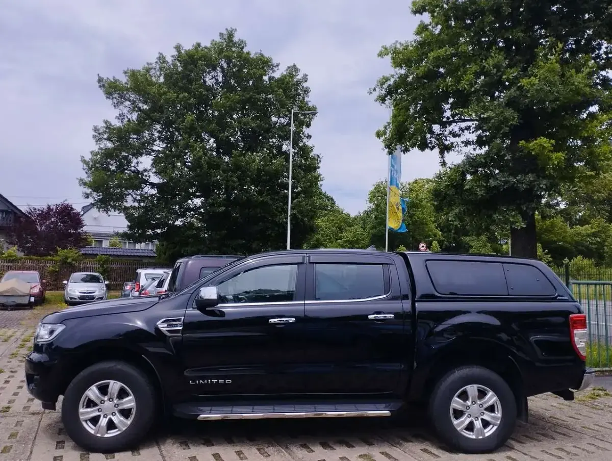 Gebraucht Ford Ranger Limited 170 PS (125 kW) 2022 Obsidianschwarz metallic Pickup