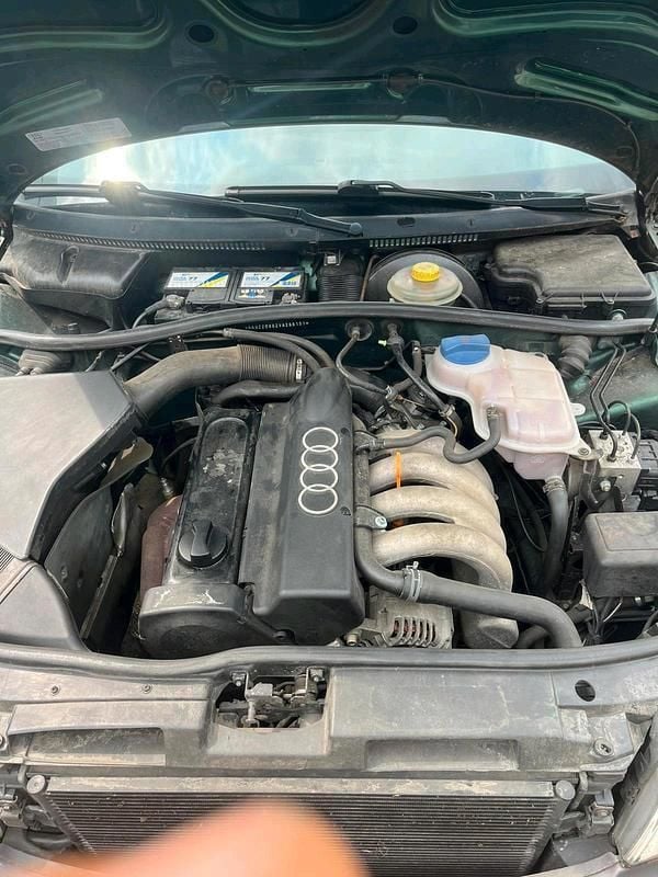 Schwarz Gebraucht 1997 Audi A4 Limousine | 400 € (Superpreis) - Bild 1/4