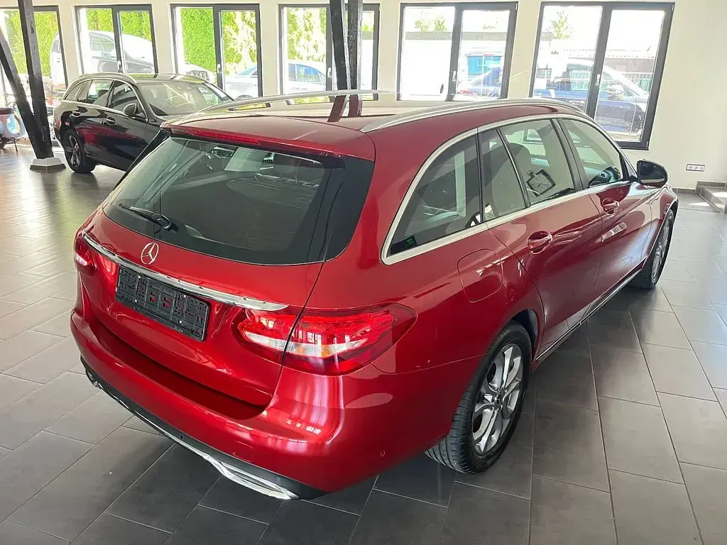 Gebraucht Mercedes C180 156 PS (114 kW) 2017 Rot Kombi