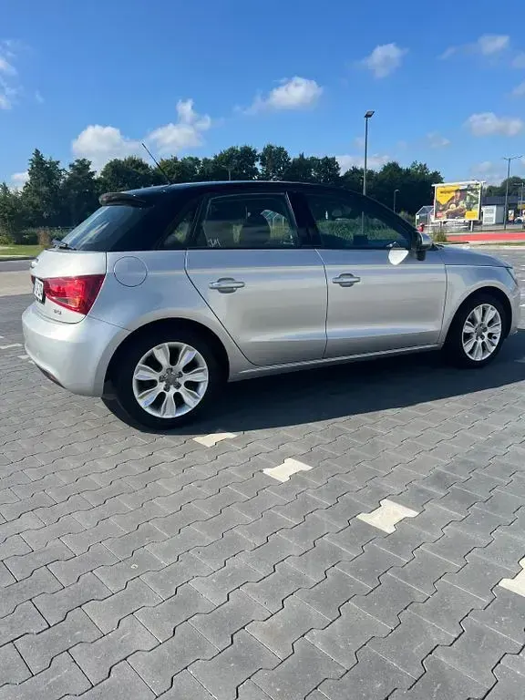 Gebraucht Audi A1 Sportback Sport 122 PS (89 kW) 2014 Silber Kleinwagen