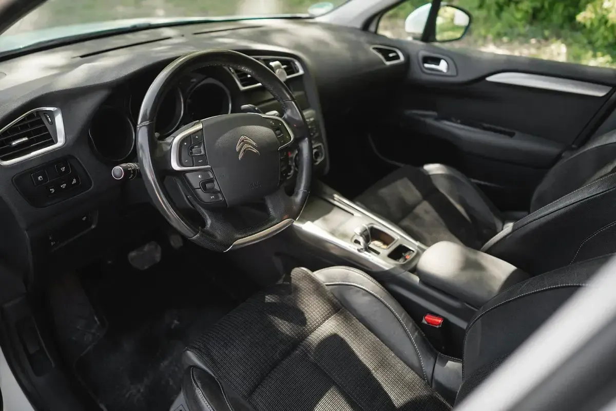 Usata Citroën C4 111 CV (81 kW) 2012 Bianco Berlina
