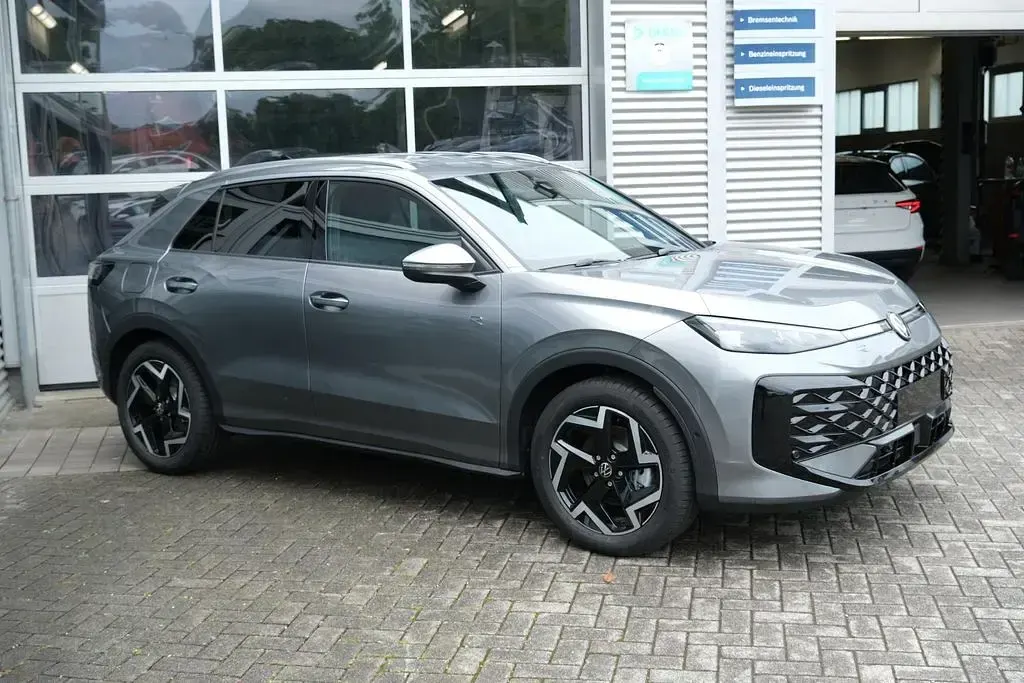 Neu VW T-Roc R-line 150 PS (110 kW) 2026 Grau SUV