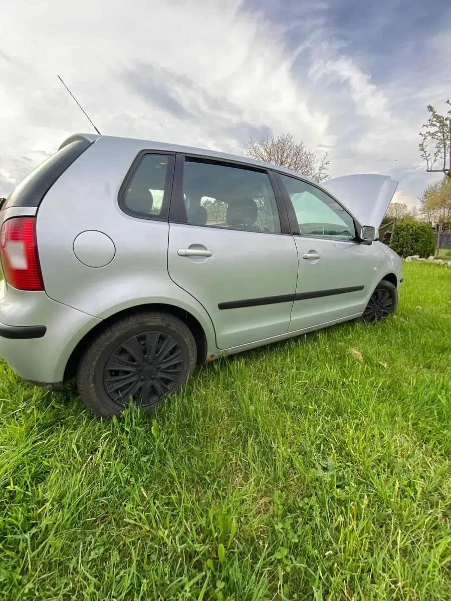 Gebraucht VW Polo 60 PS (44 kW) 2002 Silber Kleinwagen