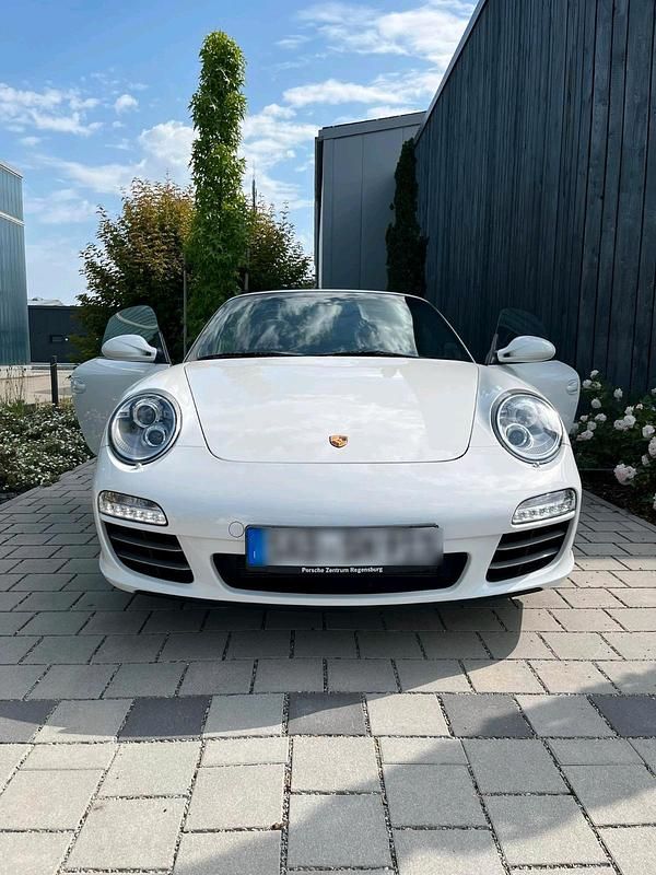 Weiß Gebraucht 2010 Porsche 911 Carrera 4S Cabriolet Cabrio | 79.000 € (Teuer) - Bild 1/4