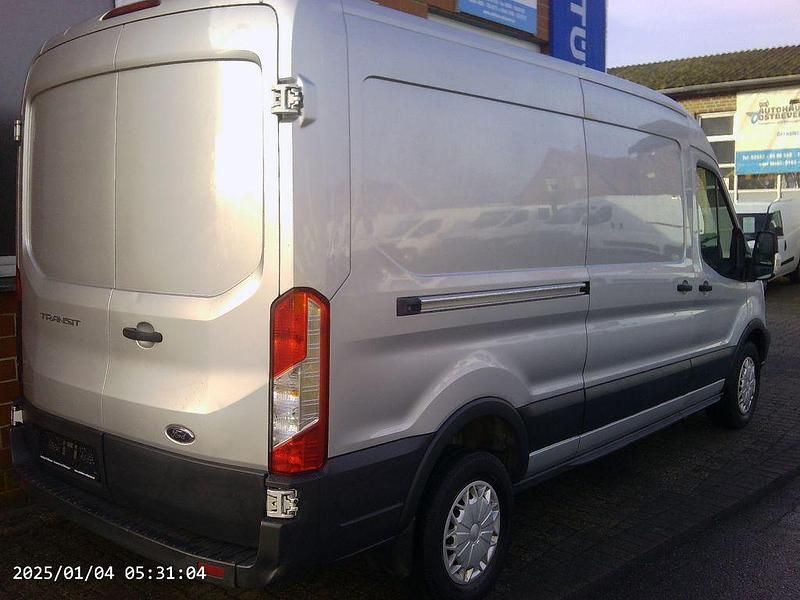 Gebraucht Ford Transit Trend 125 PS (91 kW) 2015 Silber Limousine