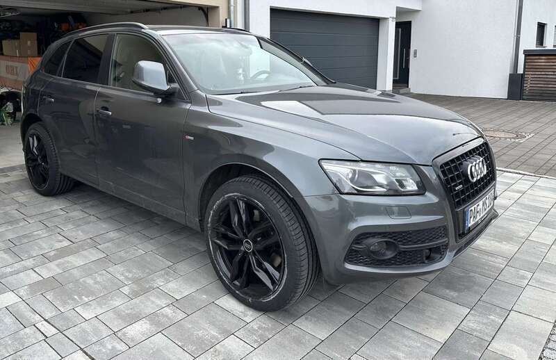 Grau Gebraucht 2011 Audi Q5 SUV | 16.500 € (Etwas zu teuer) - Bild 1/4
