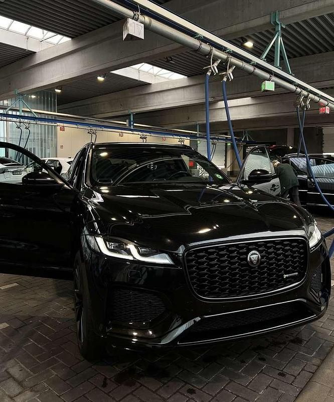 Gebraucht 2022 Jaguar F-Pace R-Dynamic SUV | 46.000 € - Bild 1/4