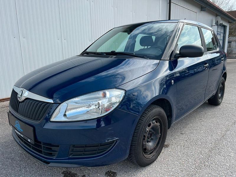 Gebraucht Skoda Fabia Active 60 PS (44 kW) 2014 Blau Kleinwagen