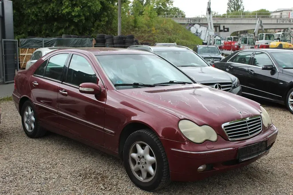 Gebraucht Mercedes C180 Elegance 129 PS (94 kW) 2002 Rot Limousine