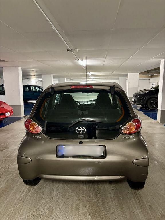 Gebraucht Toyota Aygo 68 PS (50 kW) 2014 Braun Kleinwagen